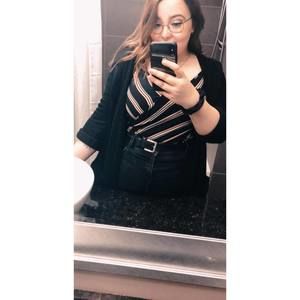 Meet your Posher, Karyne